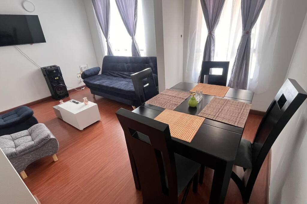 Apto Comodo En Conjunto 1 Piso Parqueadero Apartment